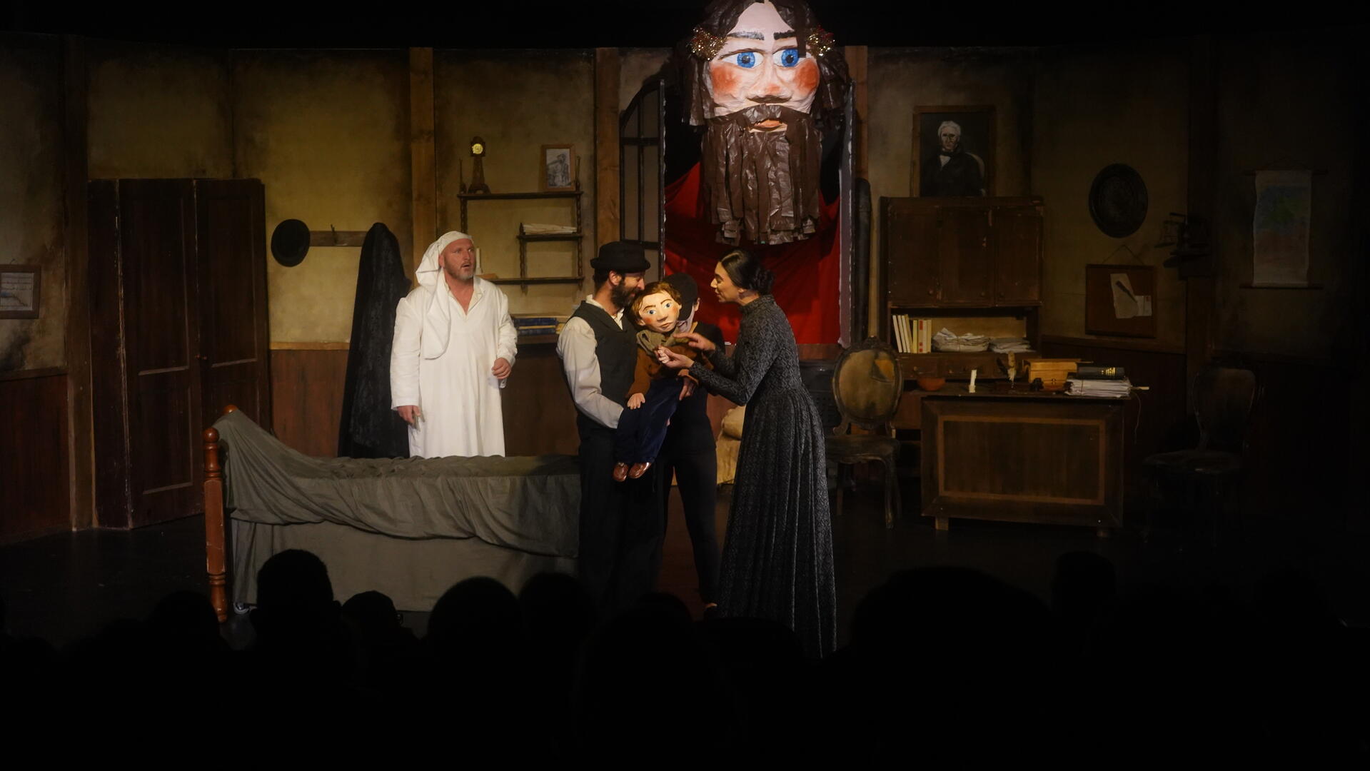 ΣΚΡΟΥΤΖ-ΜΙΑ ΧΡΙΣΤΟΥΓΕΝΝΙΑΤΙΚΗ ΙΣΤΟΡΙΑ